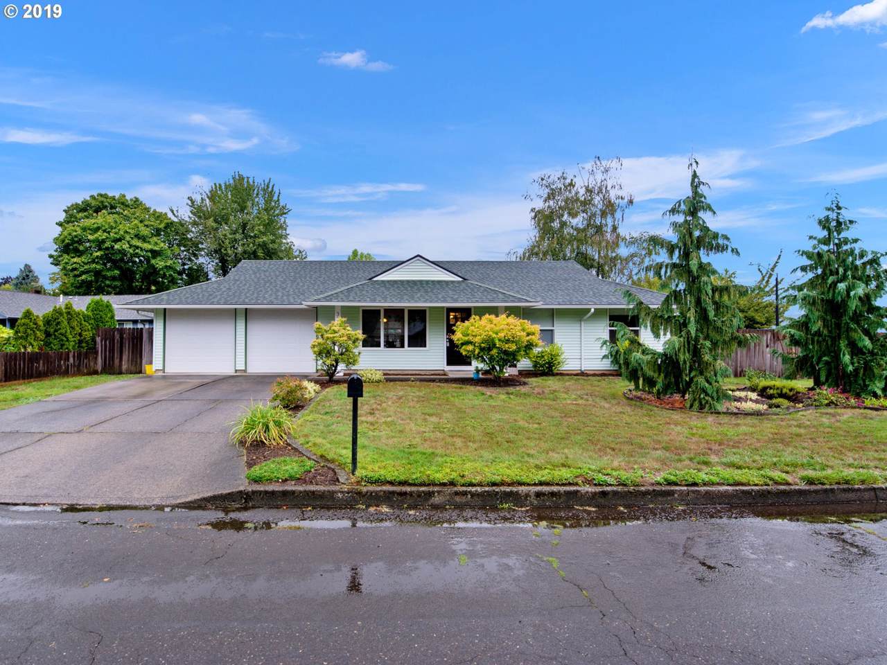 375 20TH Dr - Photo 1