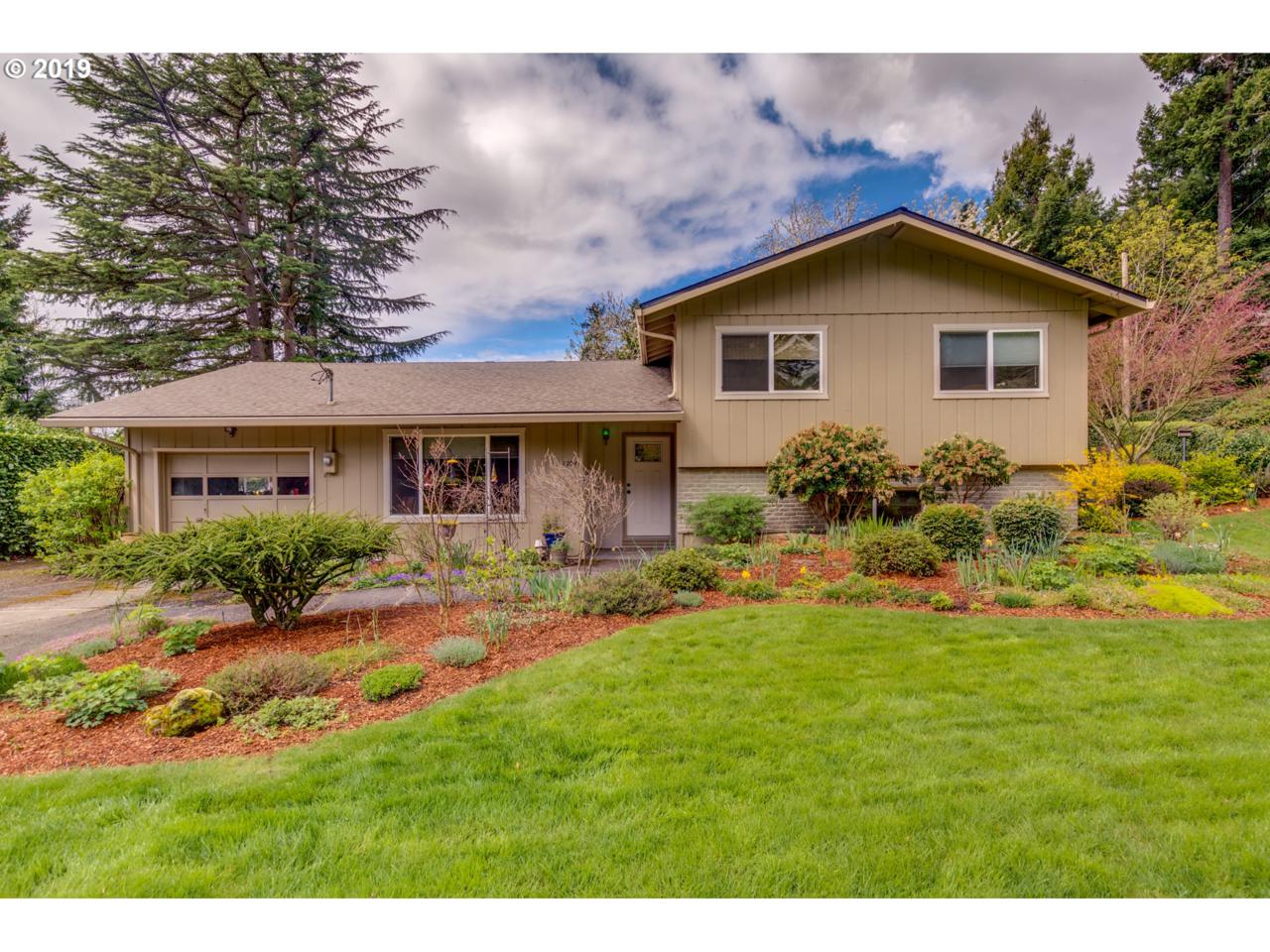 2104 101ST Ave - Photo 1