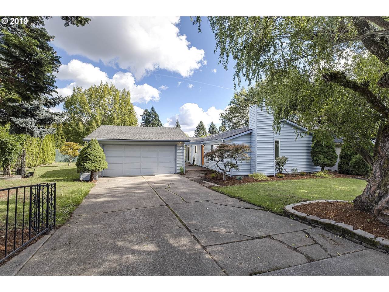 300 Salix Pl - Photo 1