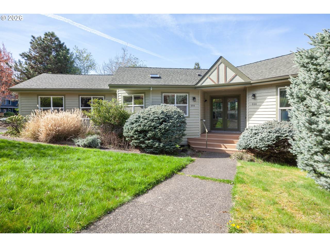556 Forestview Dr - Photo 1