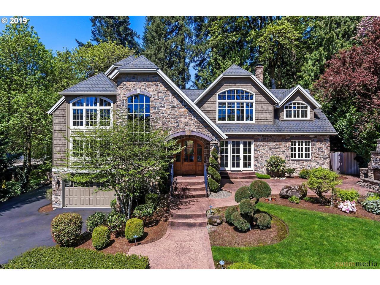 2575 Summit Dr - Photo 1