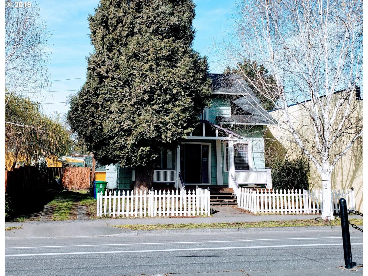 4915 Interstate Ave - Photo 1