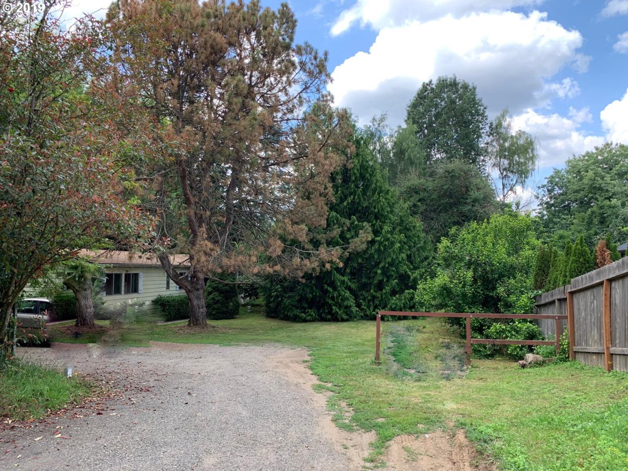 5712 40TH St - Photo 1