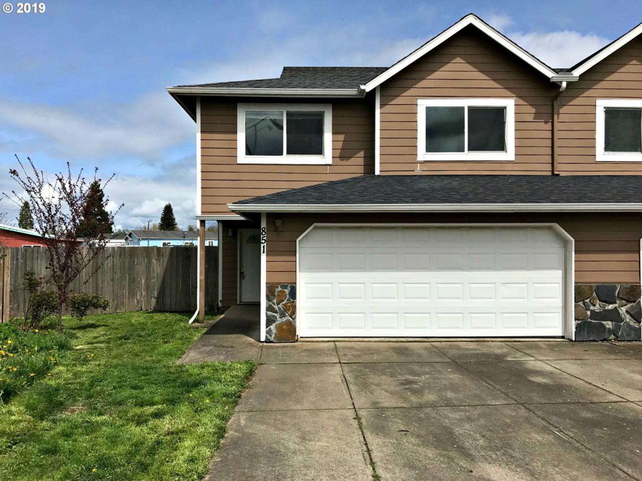 851 Umpqua St - Photo 1
