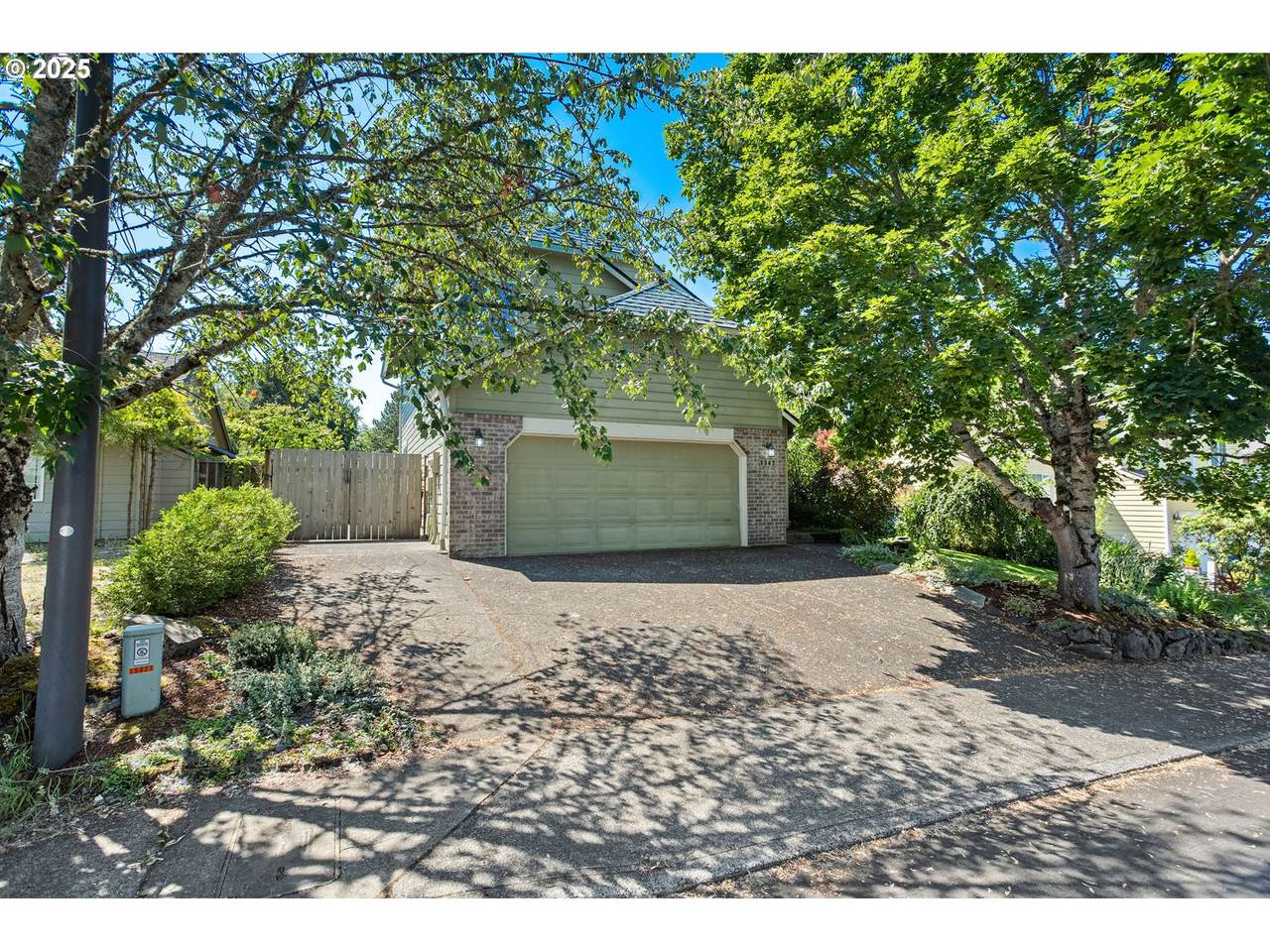 1347 Paloma Ave - Photo 1