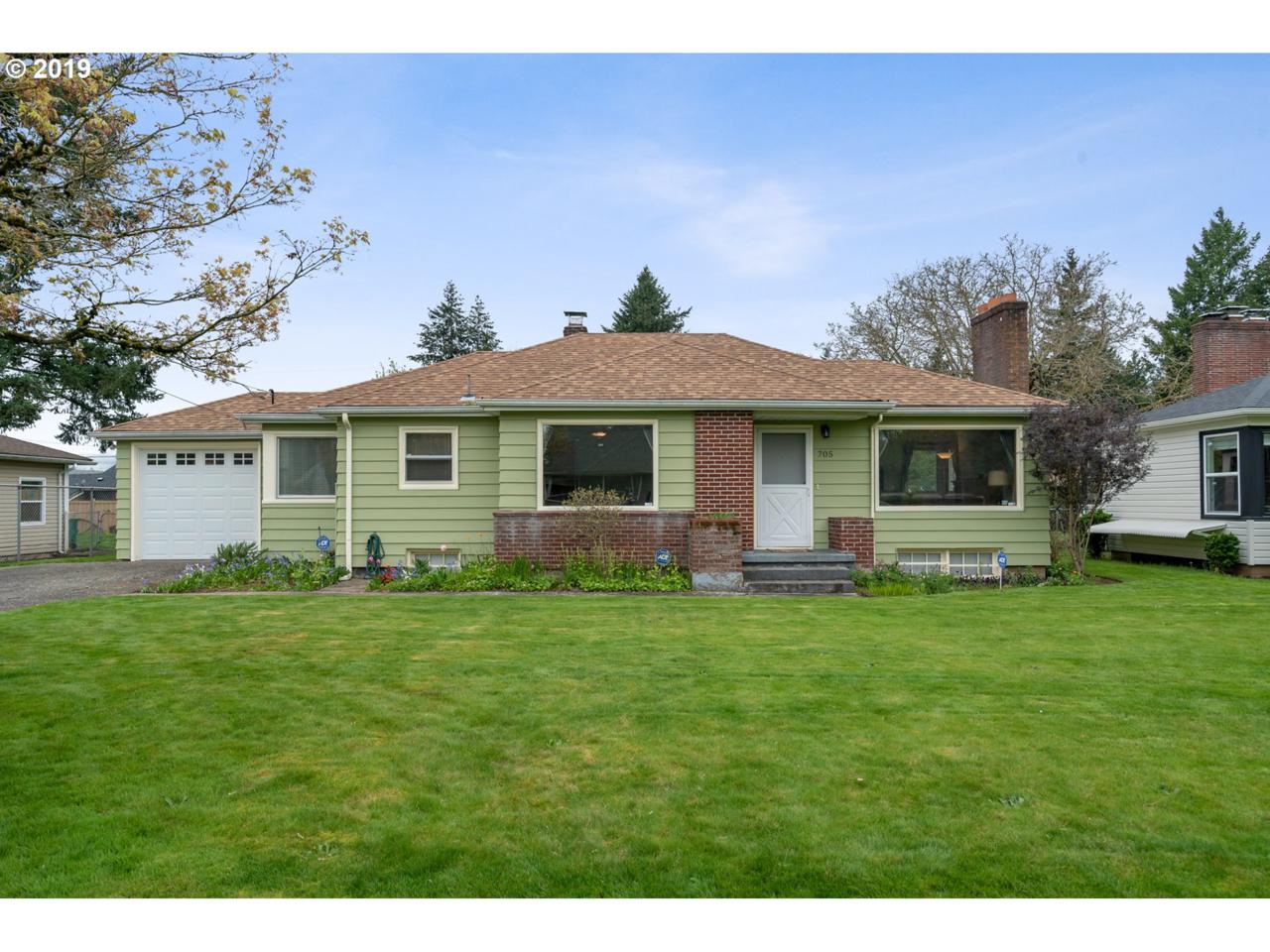 705 114TH Ave - Photo 1
