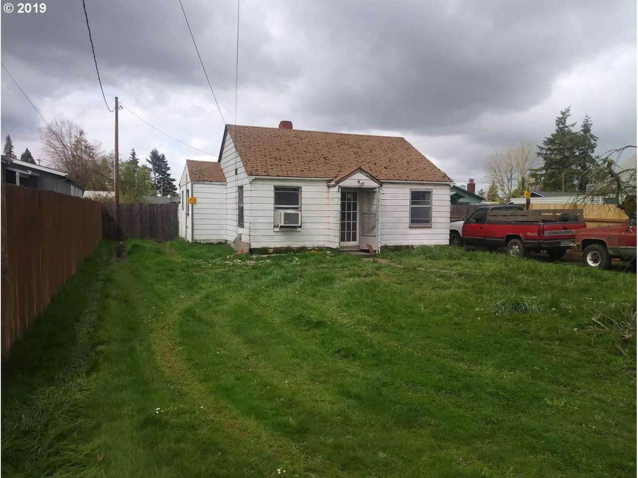 404 18TH St - Photo 1