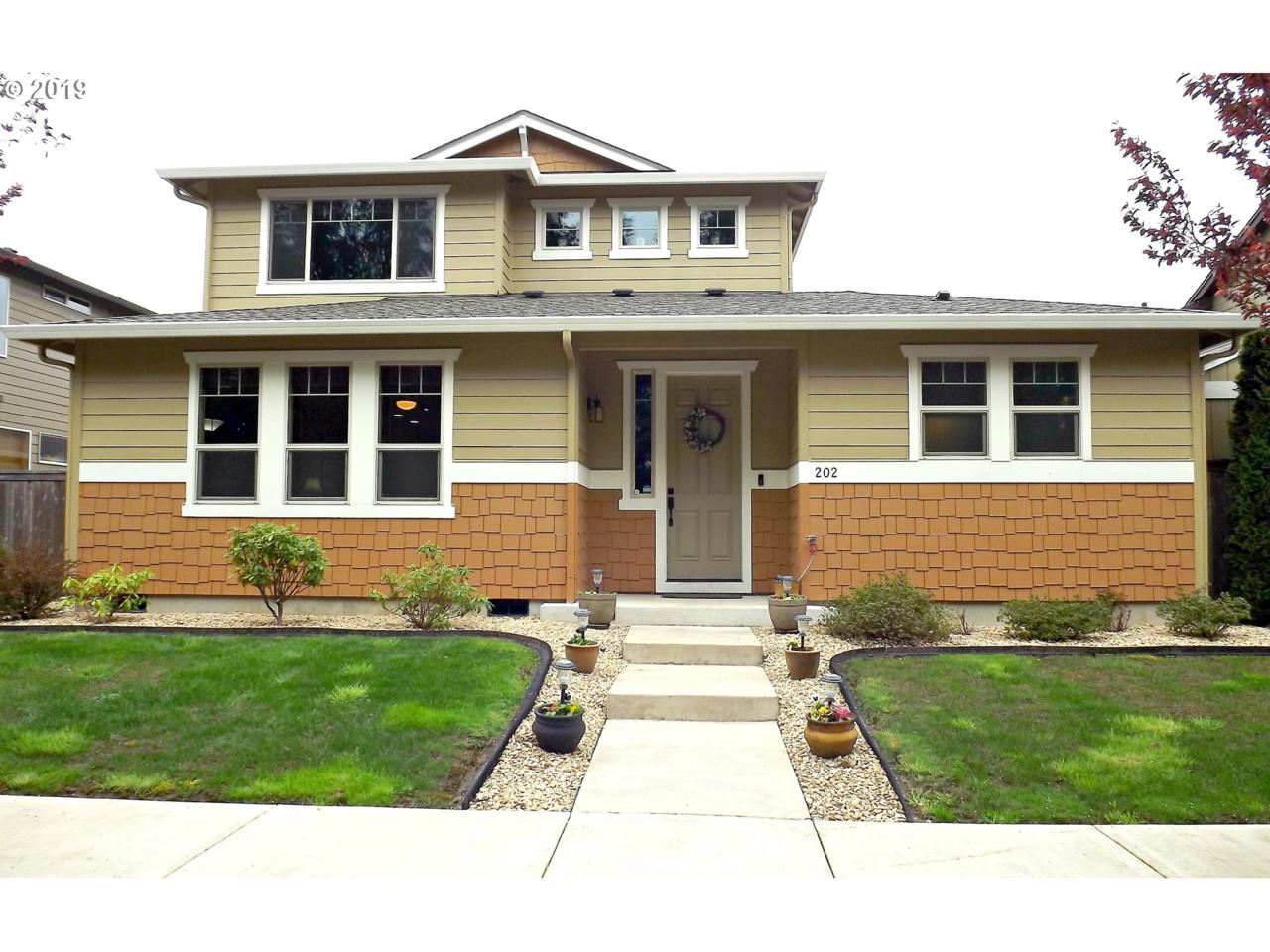 202 24TH St - Photo 1