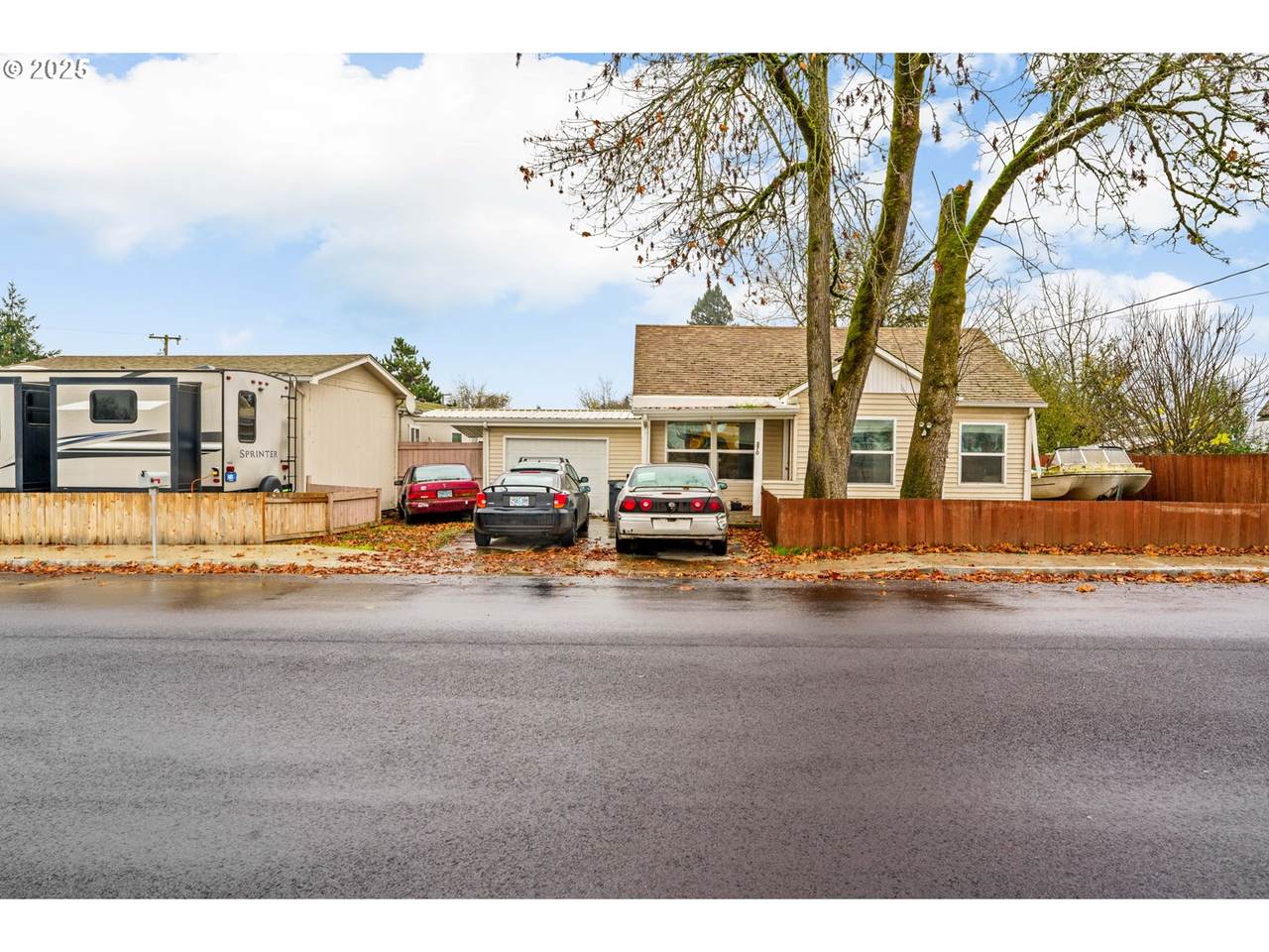 370 6th St - Photo 1