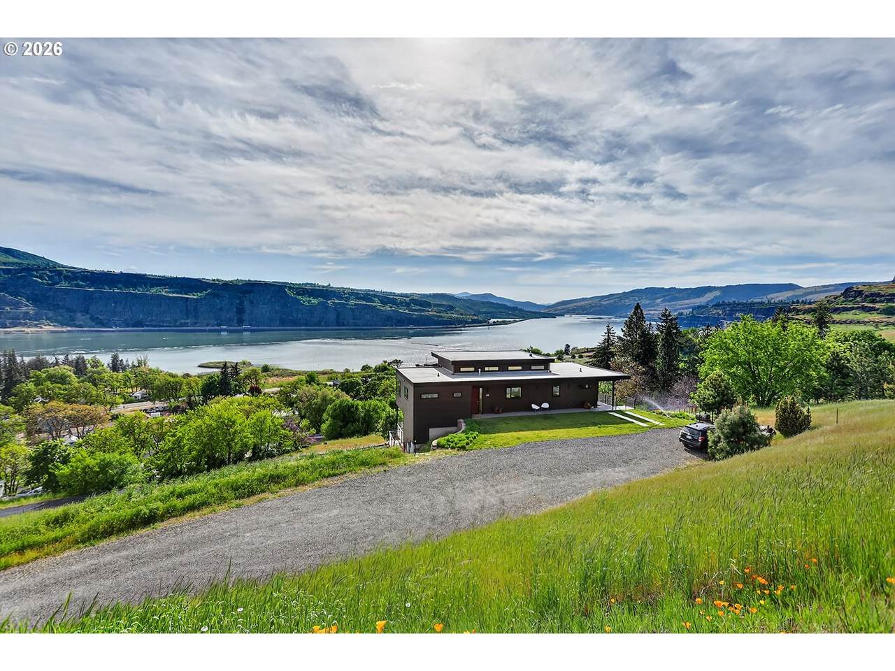  Columbia Dr - Photo 1