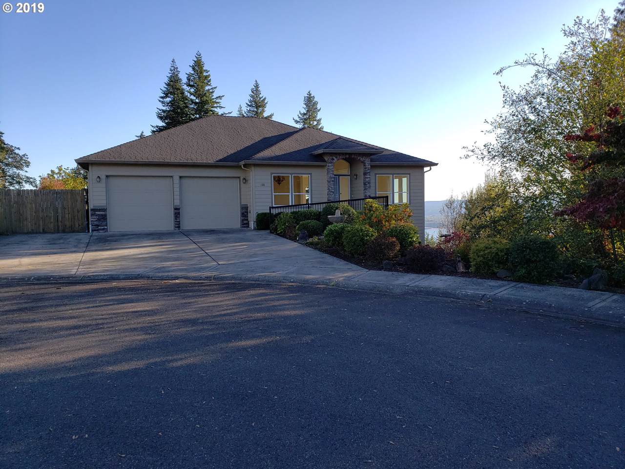 135 Victoria Cir - Photo 1