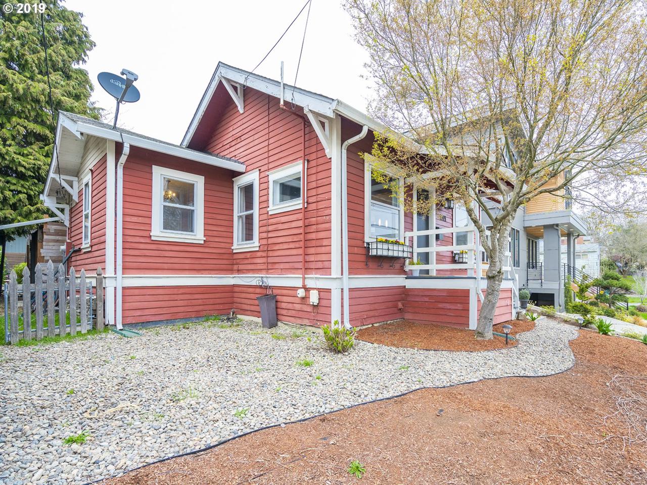 4021 Knapp St - Photo 1