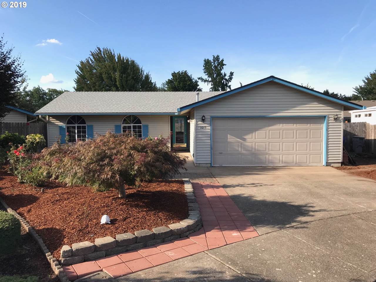 1015 Derby Ct - Photo 1