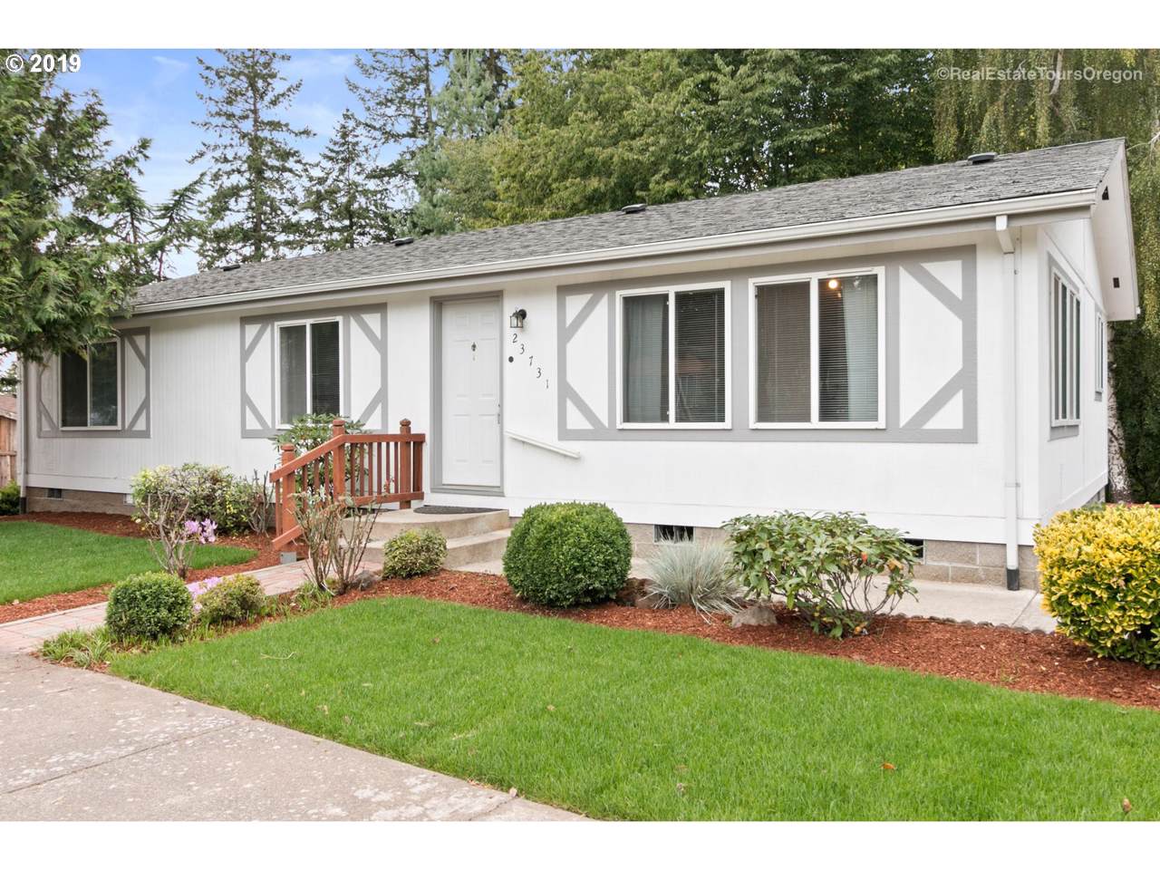 23731 Meadow Dr - Photo 1