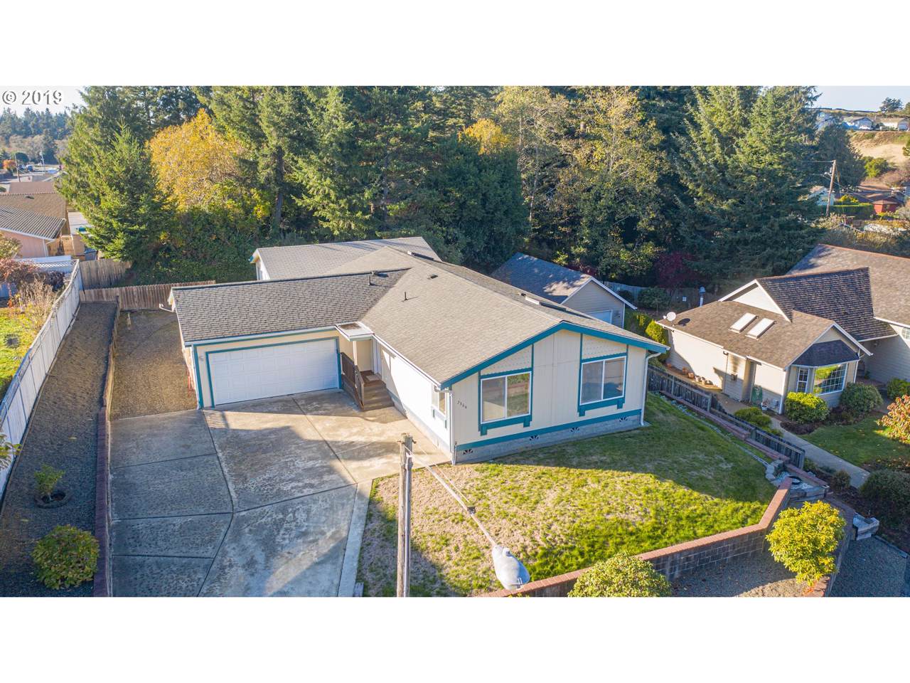 2364 Ash St - Photo 1