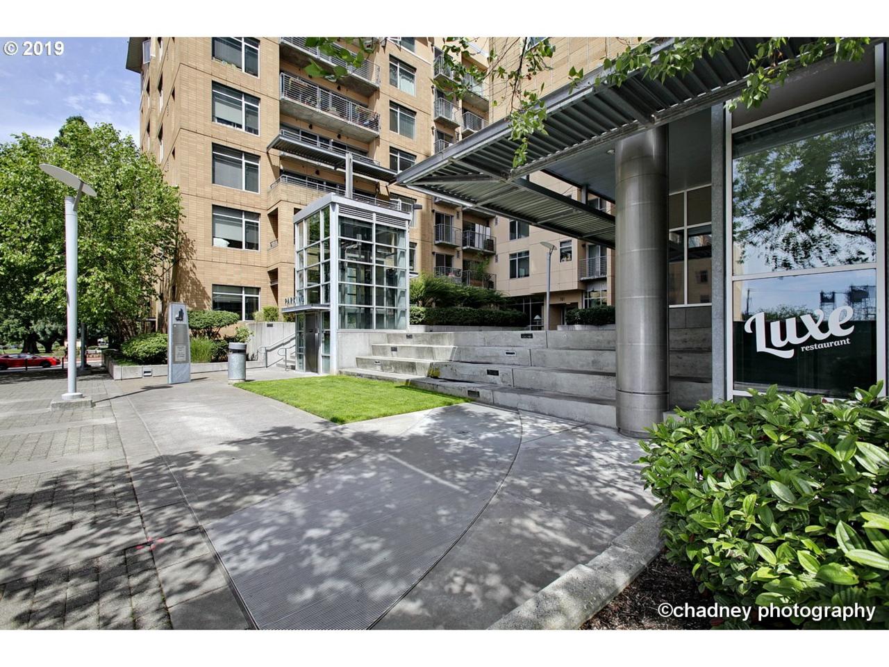 701 Columbia St - Photo 1