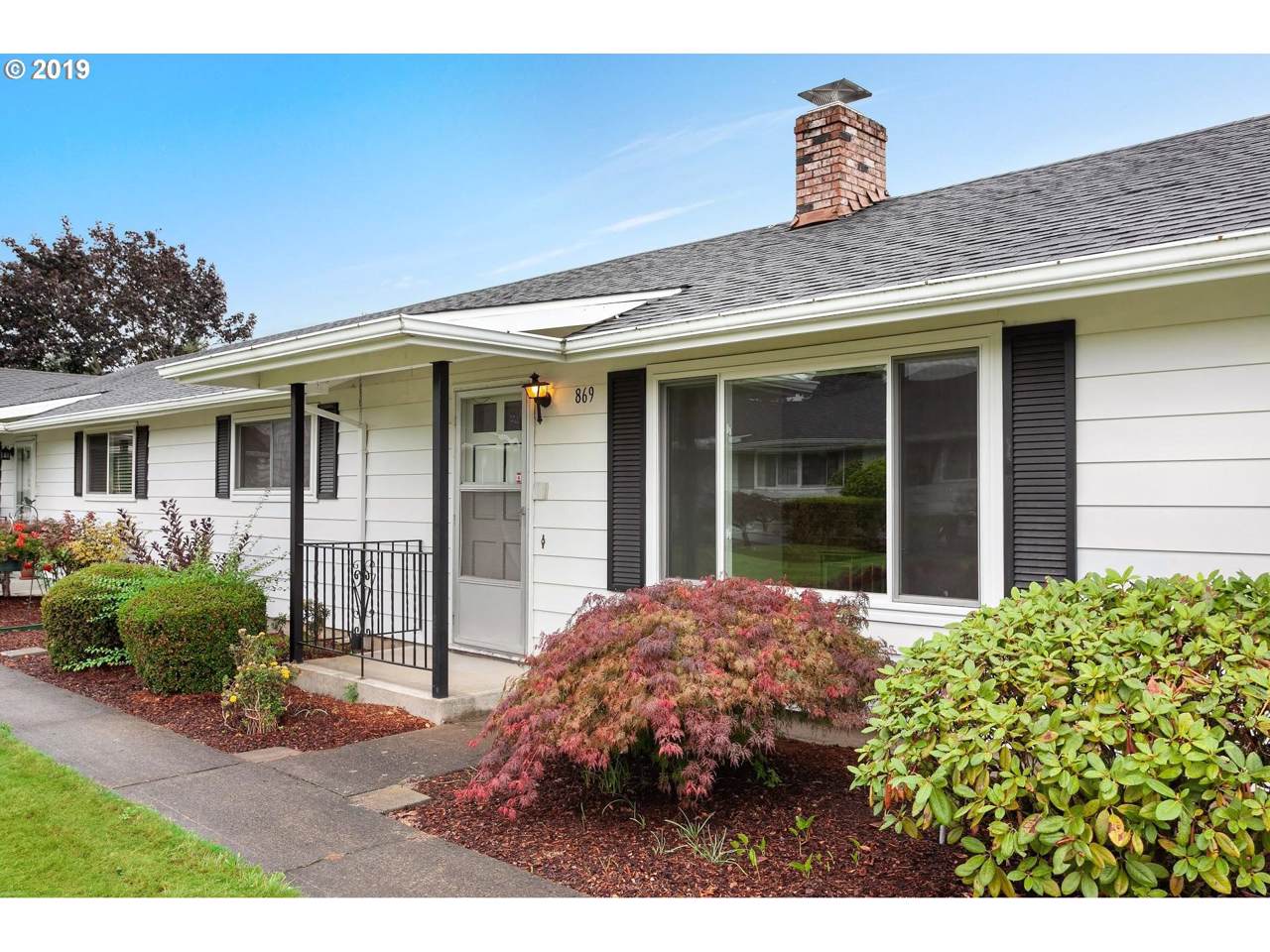 869 Fleming Ave - Photo 1