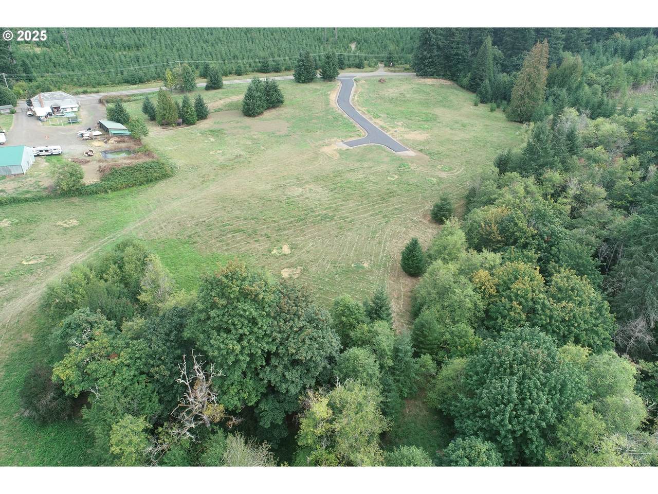 136 Norms Pl - Photo 1