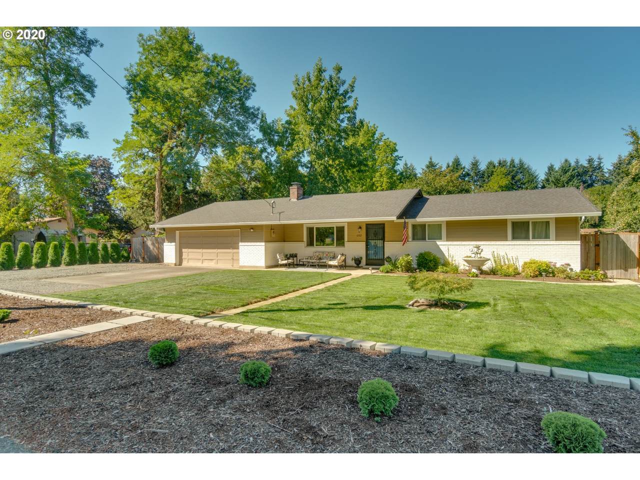 6102 94TH Ave - Photo 1
