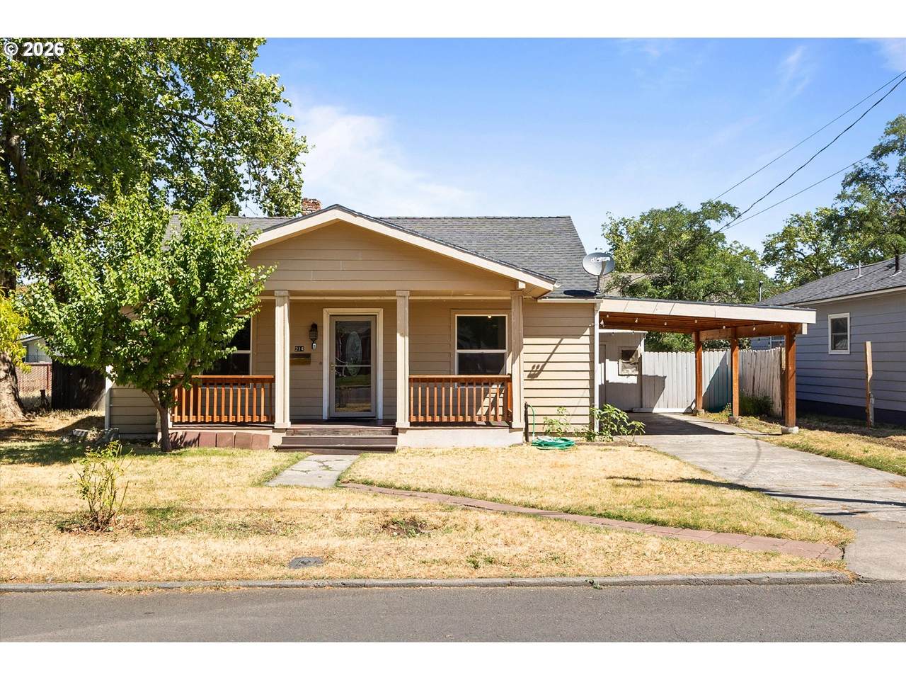 214 5TH Ave - Photo 1