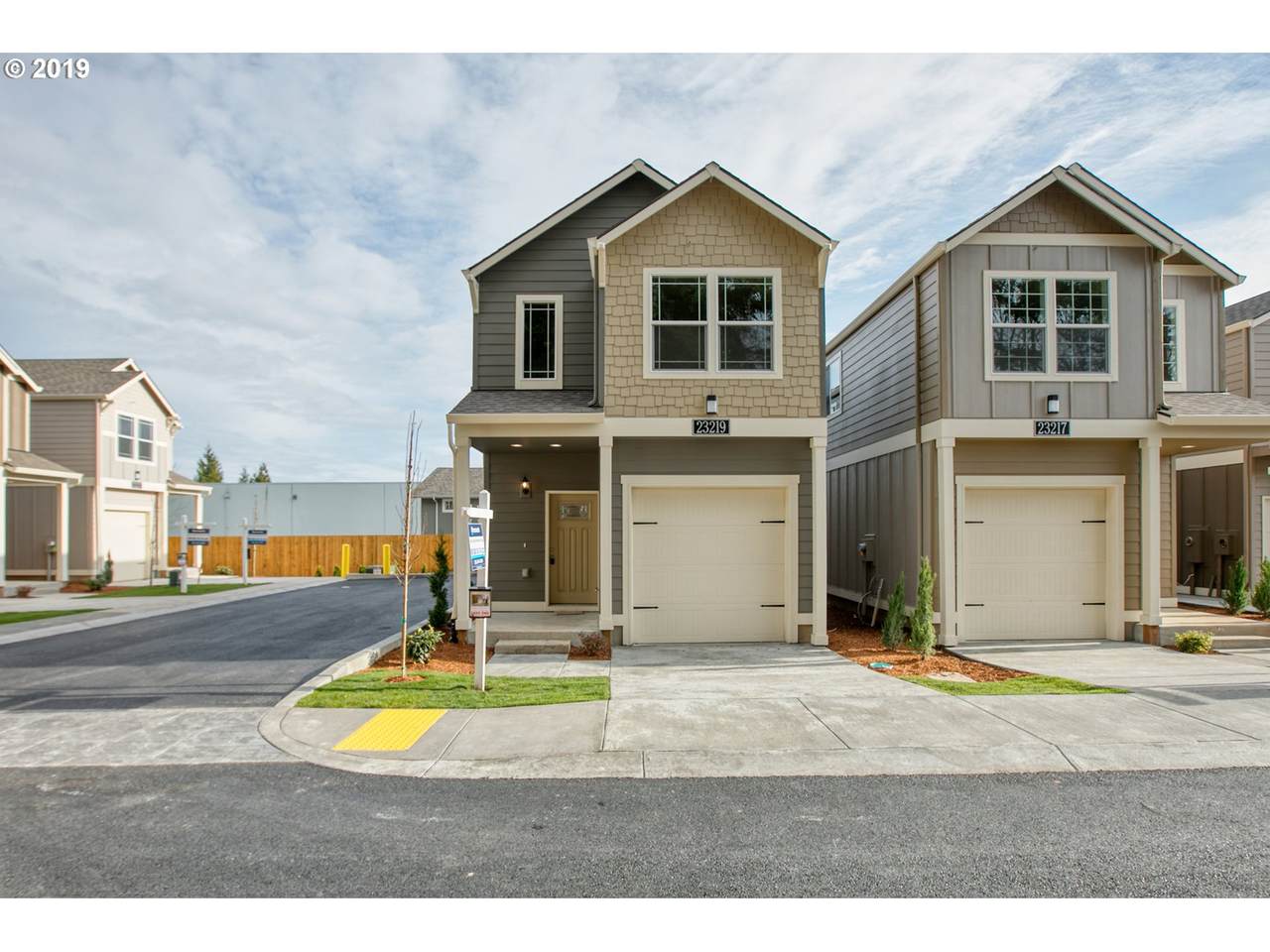 23219 Halsey St - Photo 1