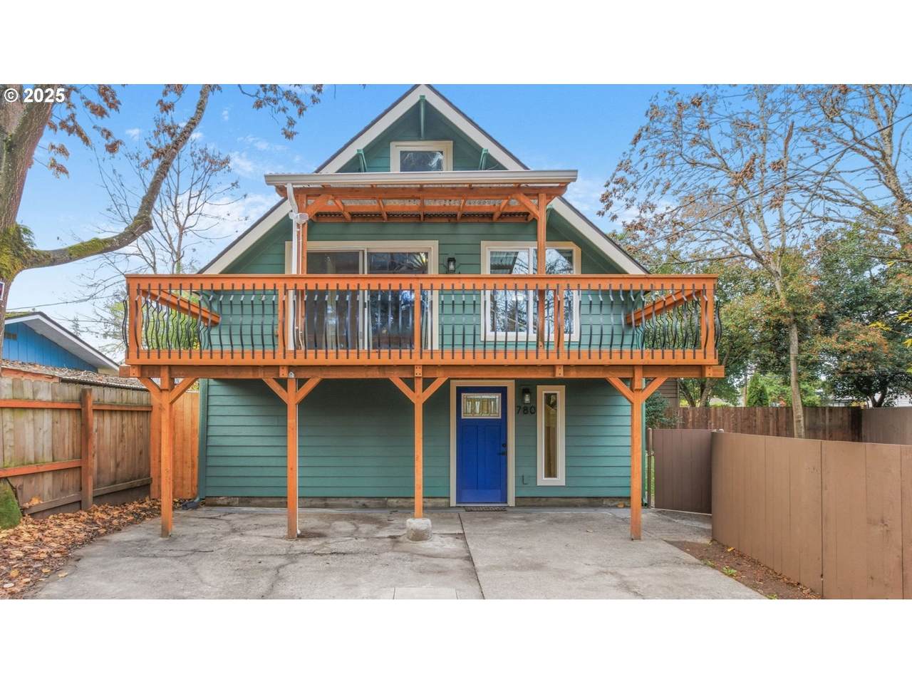 780 Van Buren St - Photo 1