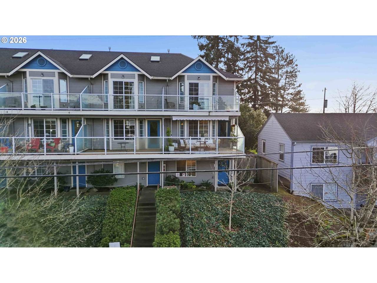 2760 Mcloughlin Blvd - Photo 1