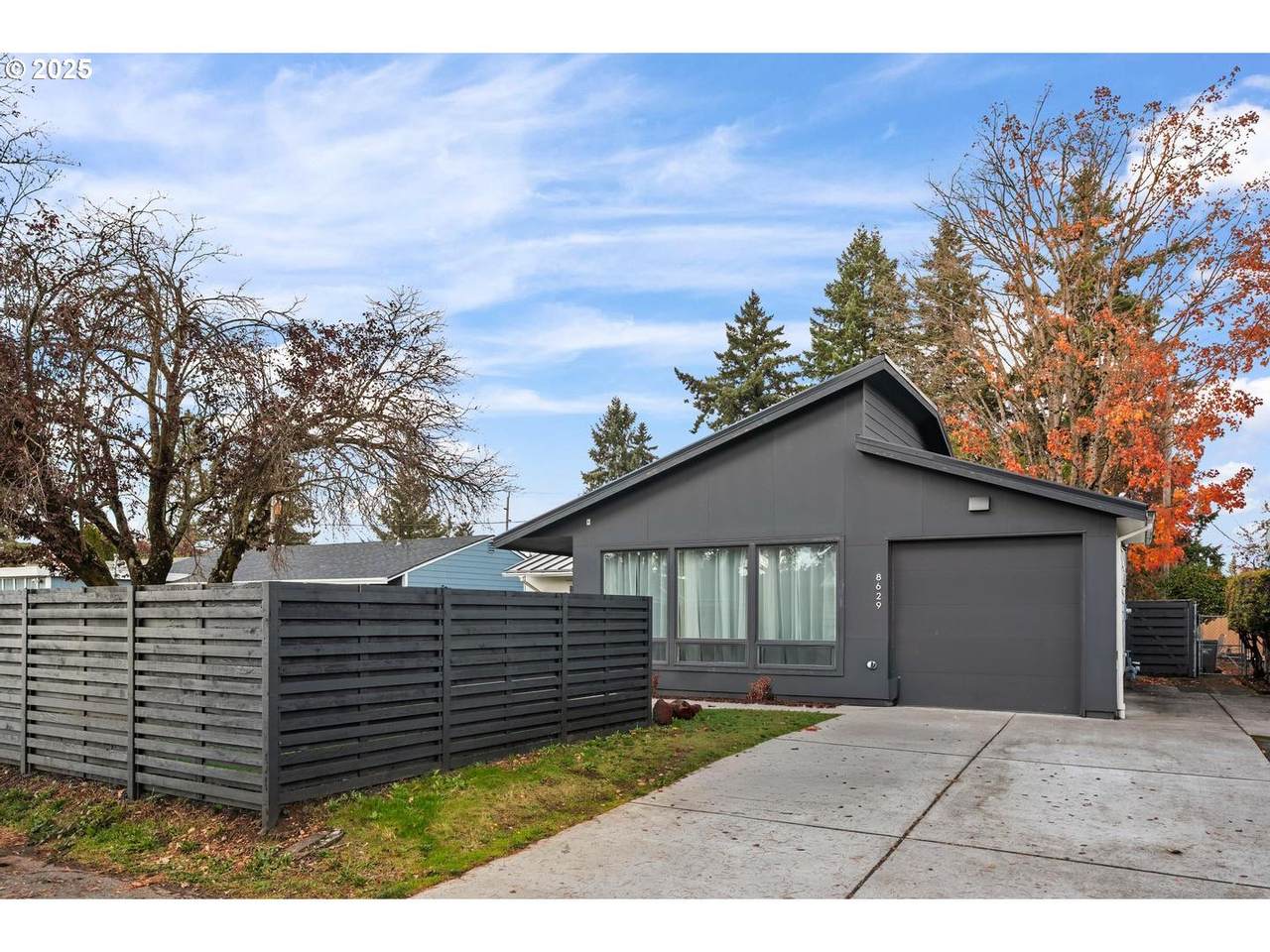 8629 Clackamas St - Photo 1