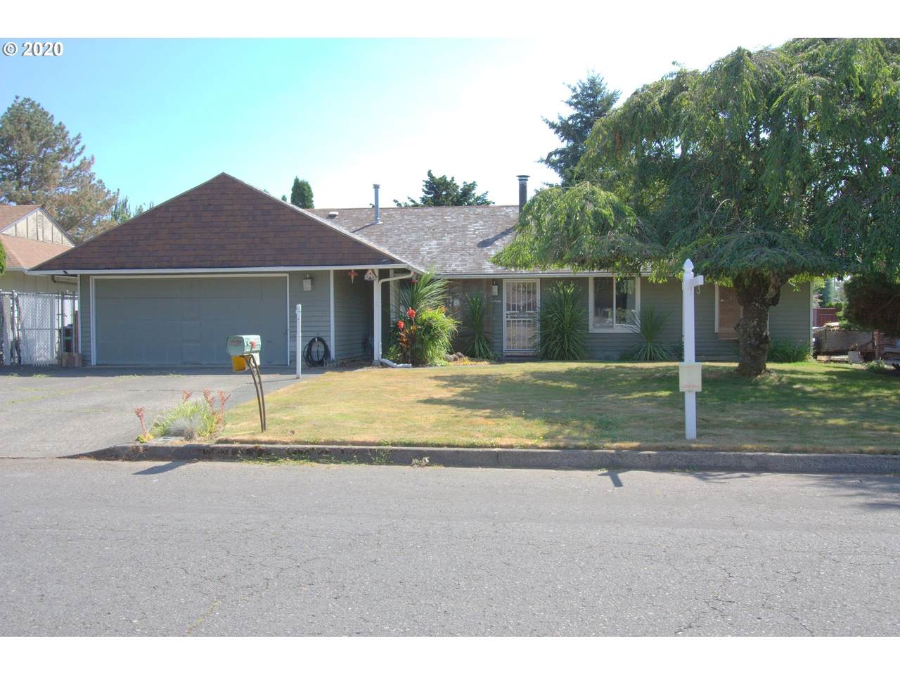 2230 Elliott Ave - Photo 1