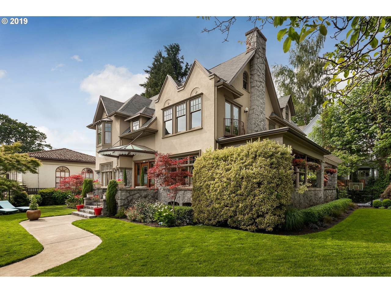 2043 Tillamook St - Photo 1