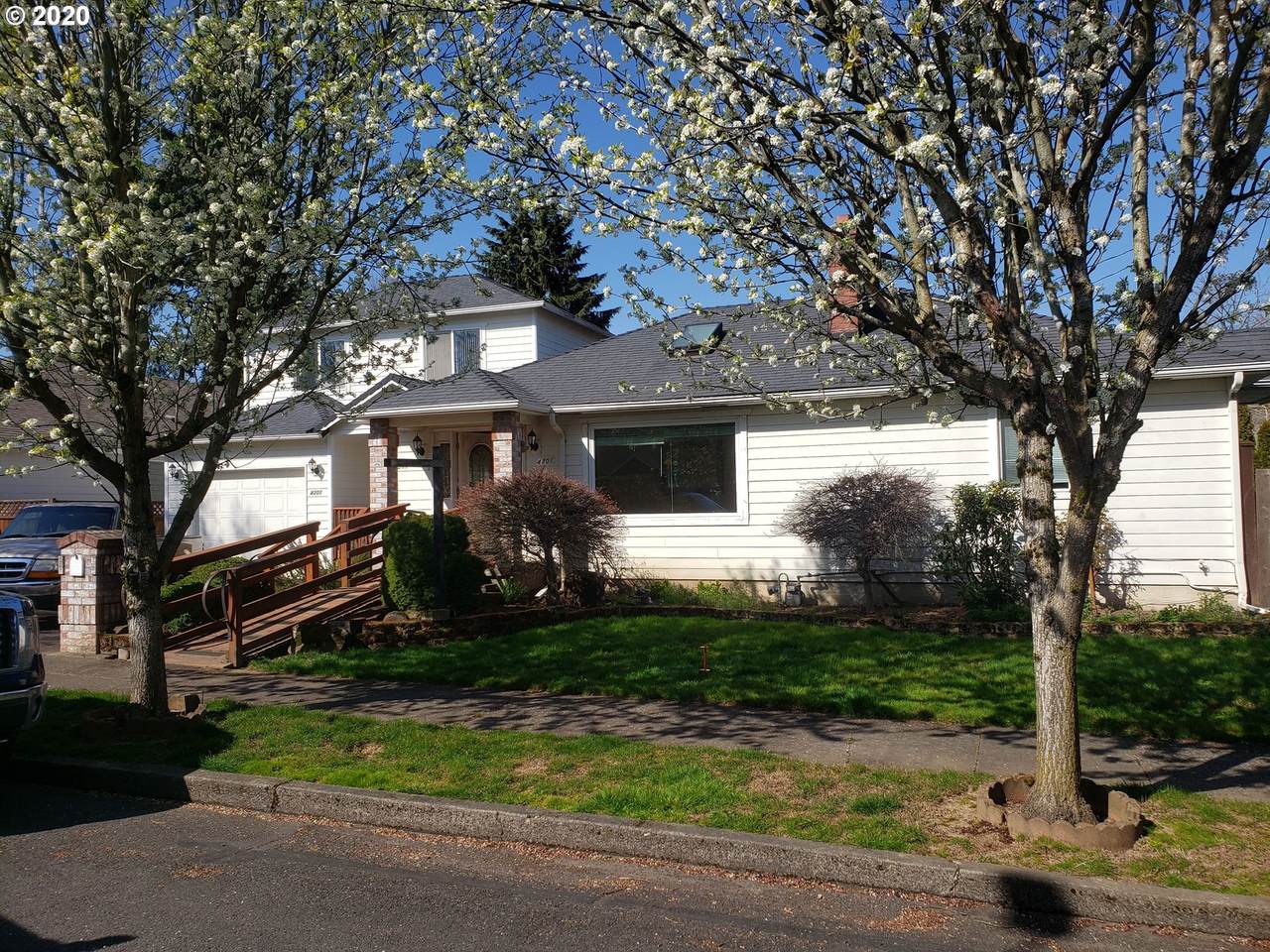 4301 Lambert St - Photo 1