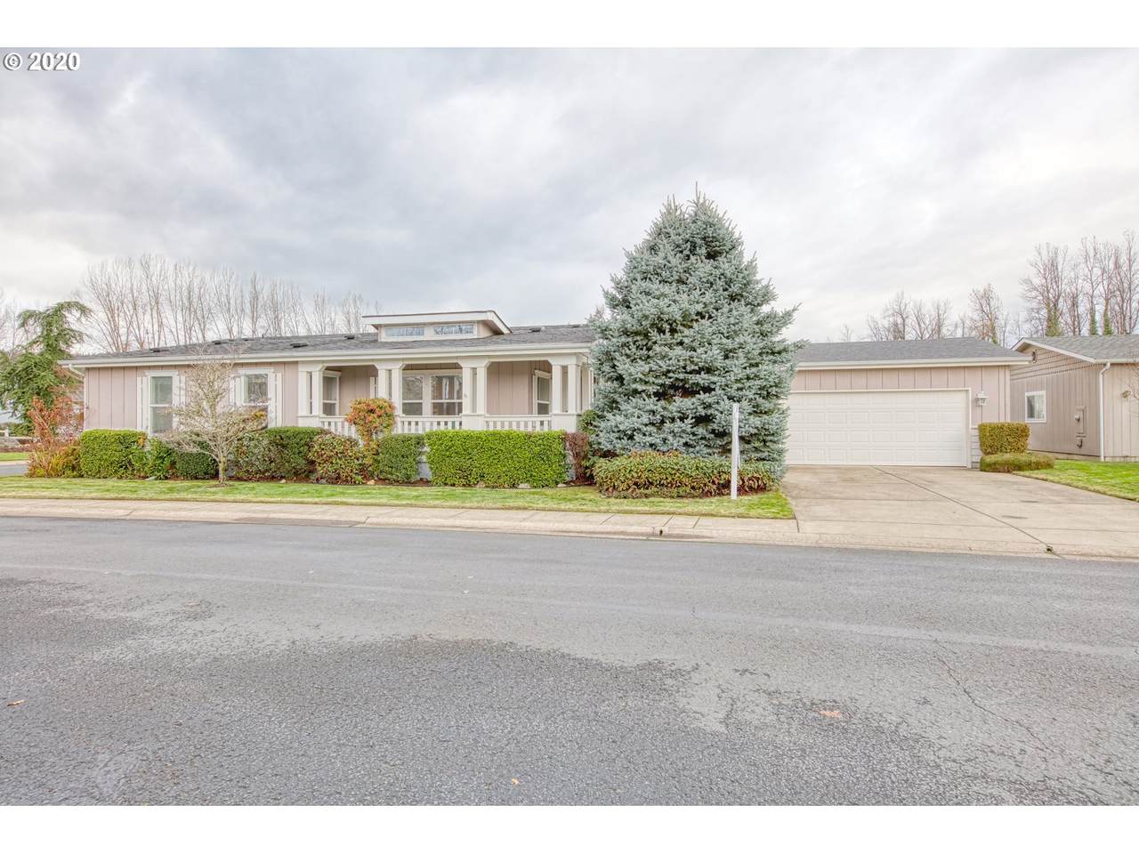 170 Village Dr - Photo 1