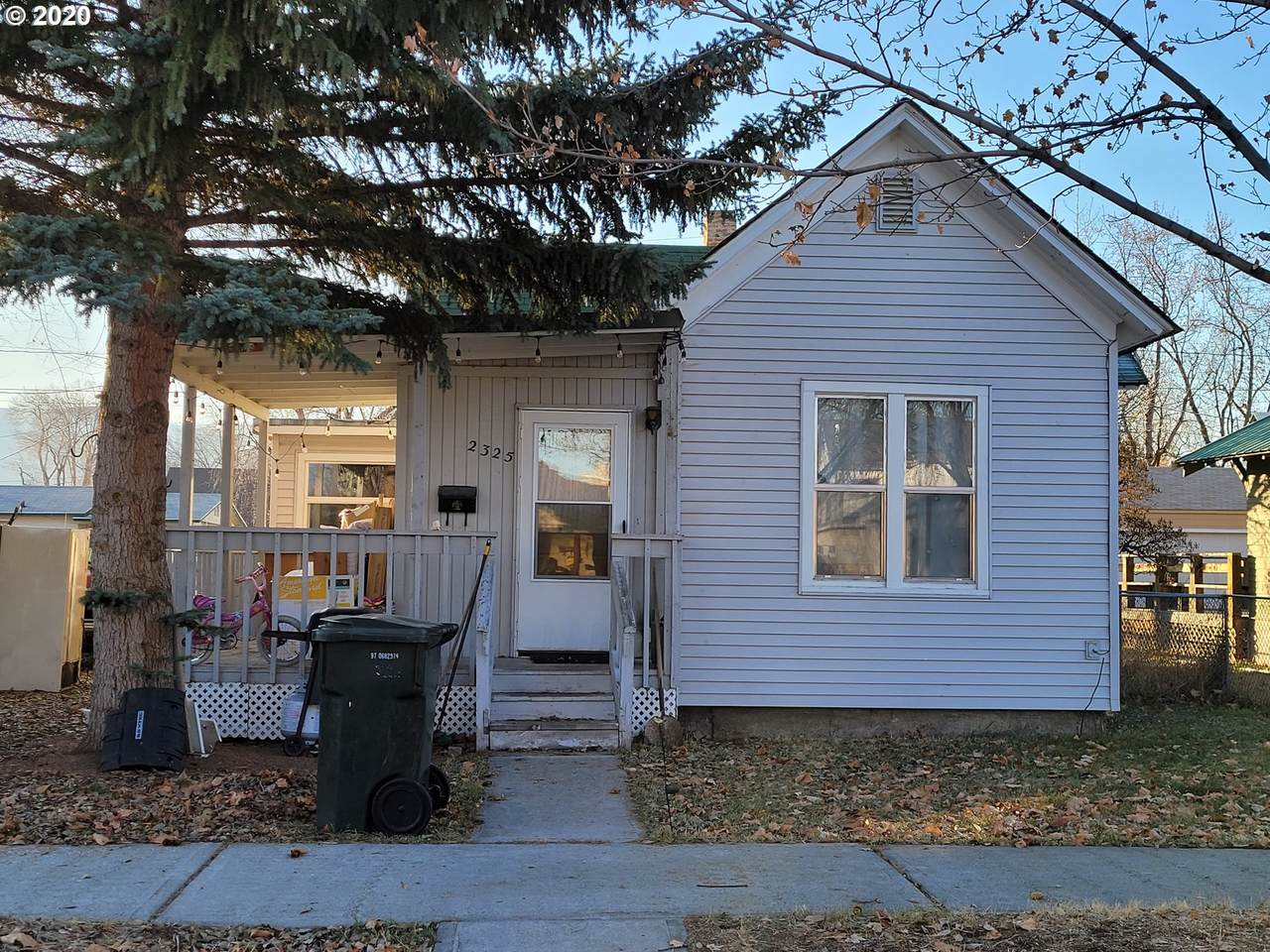 2325 7TH St - Photo 1