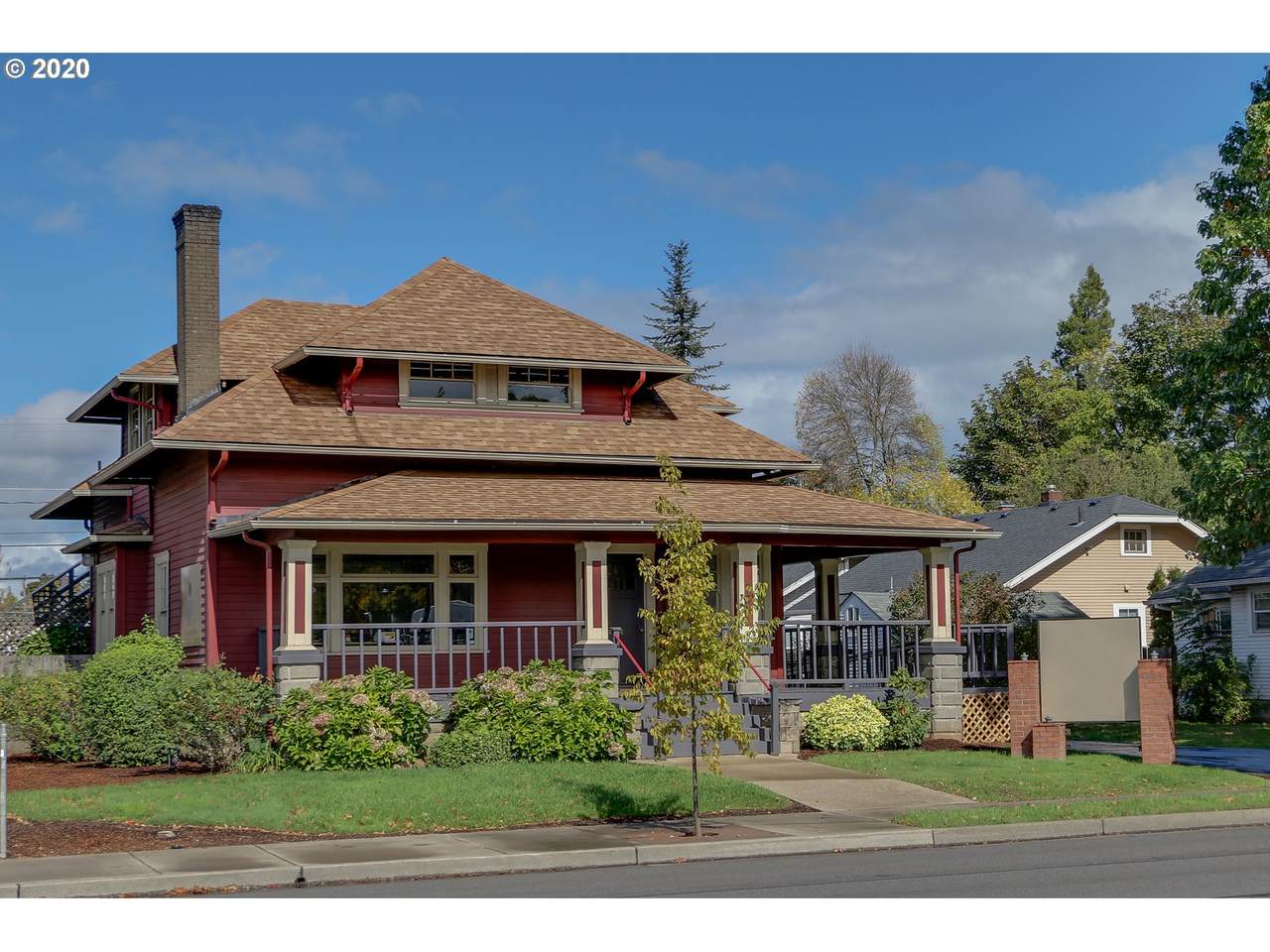 735 7TH Ave - Photo 1