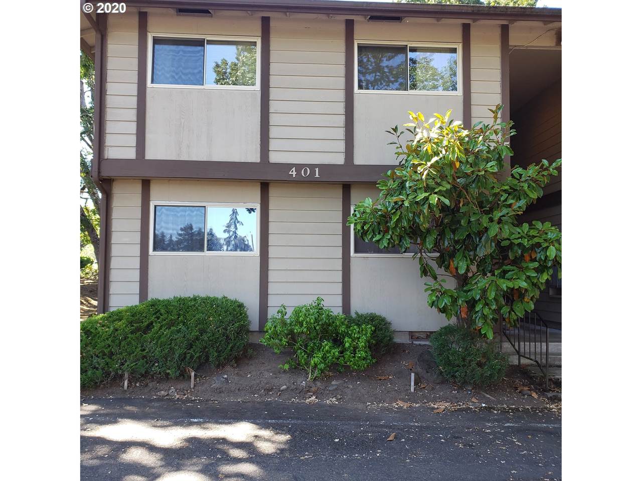 401 Madrona Ave Se - Photo 1