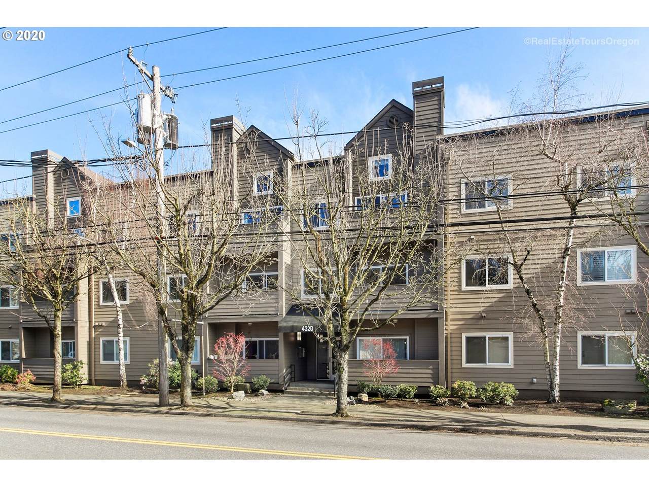 4320 Corbett Ave - Photo 1