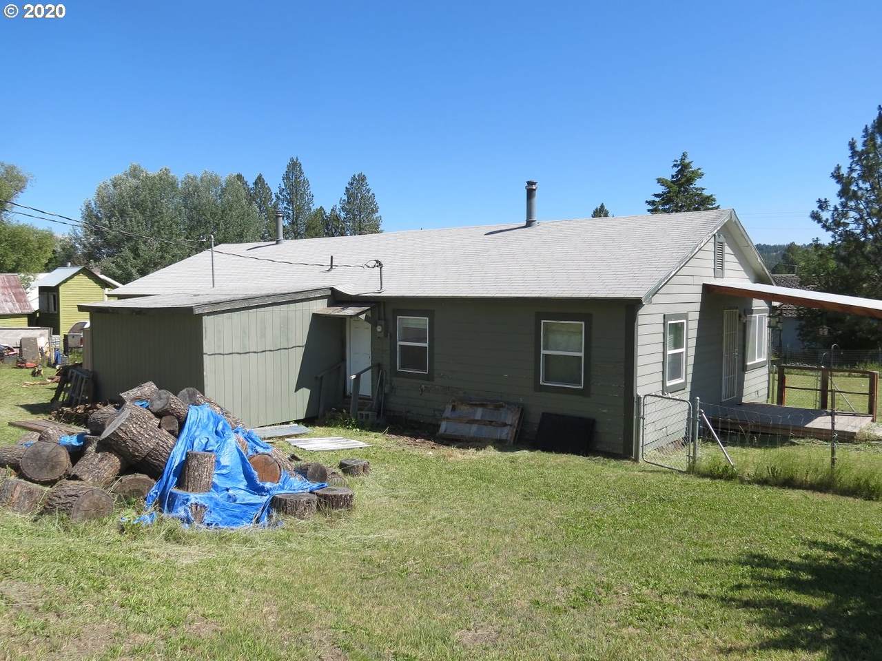 210 Alba St - Photo 1