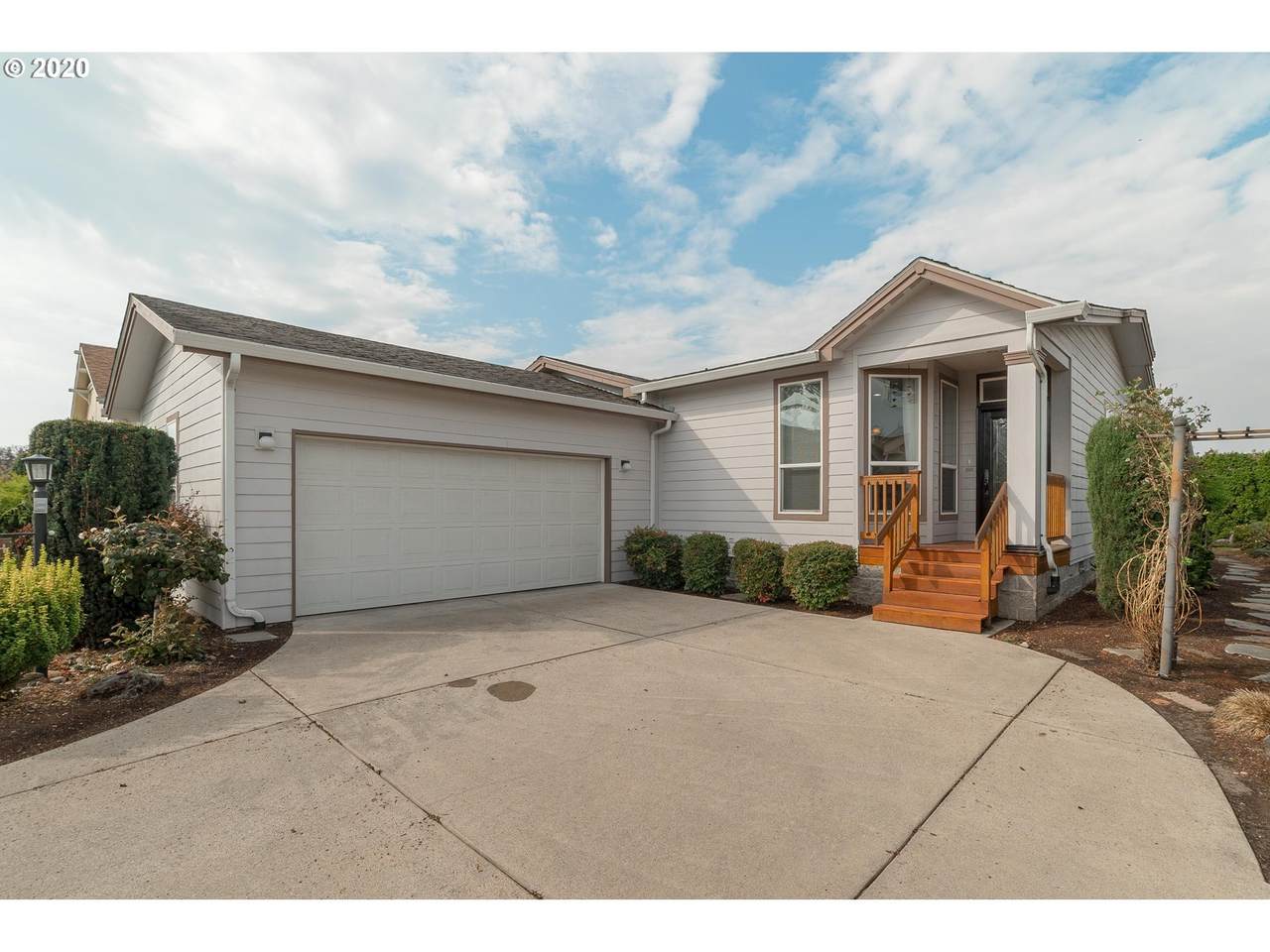 5101 121ST Ave - Photo 1