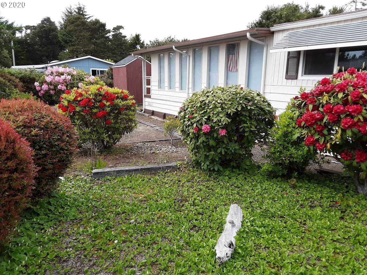 1600 Rhododendron Dr - Photo 1