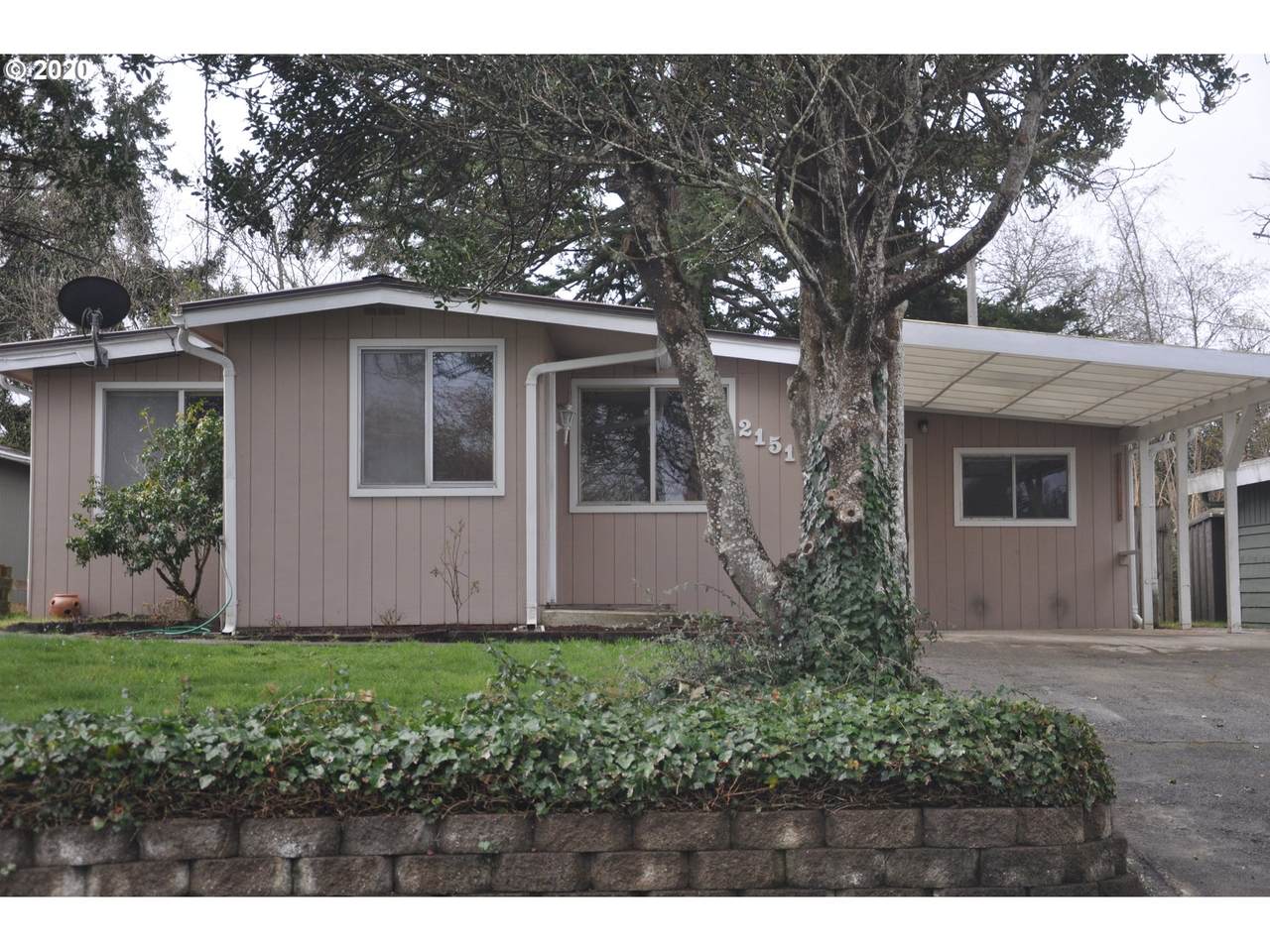 2151 Lewis St - Photo 1