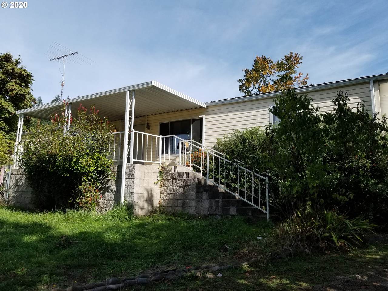 264 Old County Ln - Photo 1