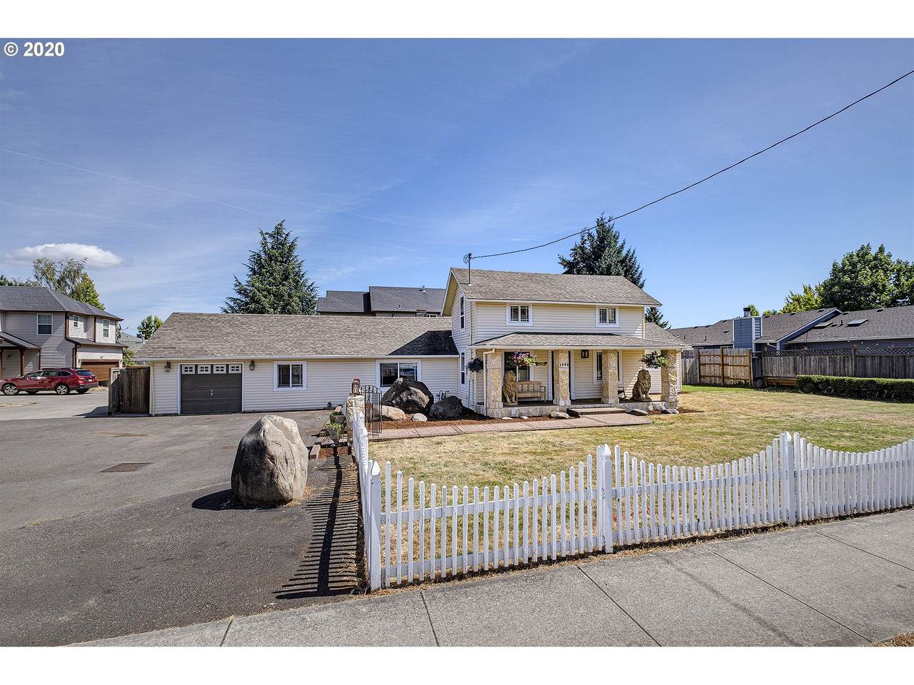 1060 206TH Ave - Photo 1