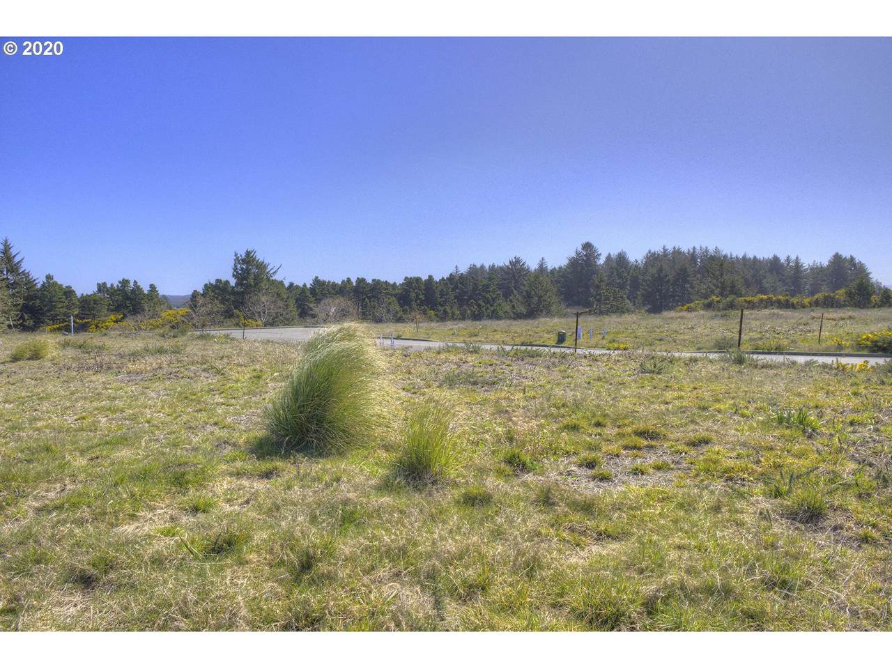 672 Seacrest Dr - Photo 1