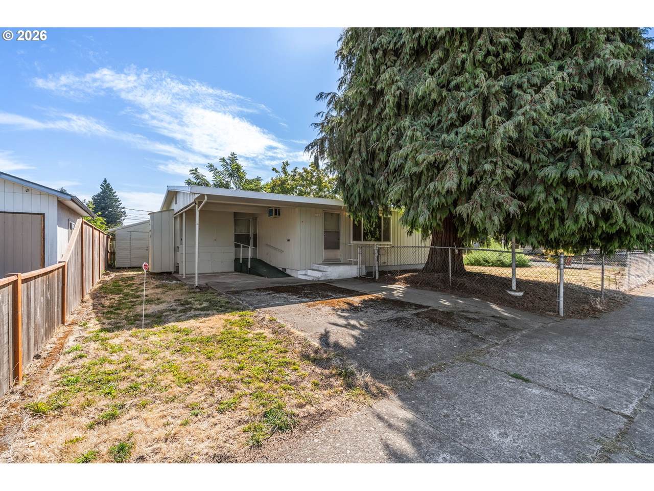 509 14TH St - Photo 1