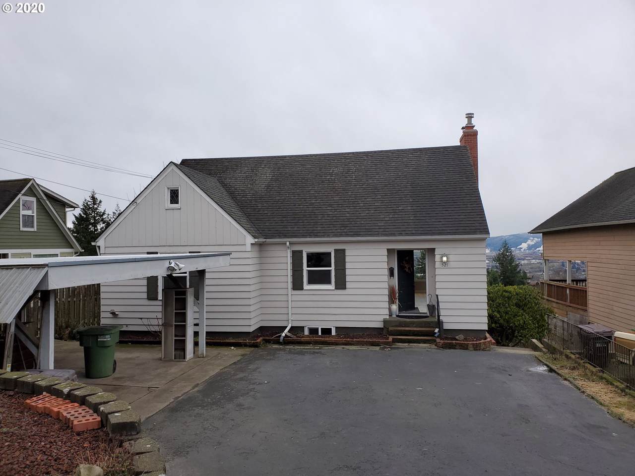 521 Hillcrest Dr - Photo 1