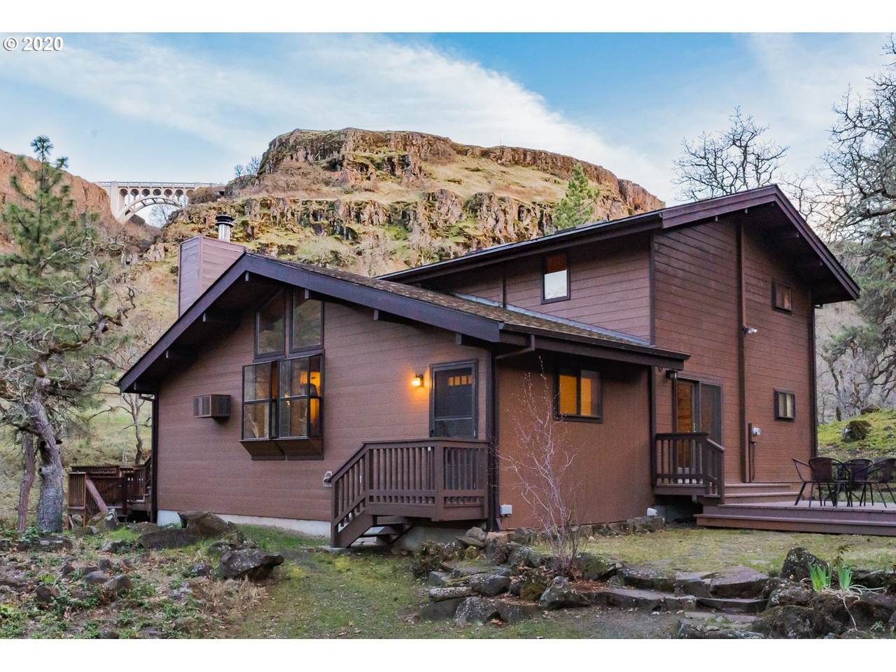 1022 Canyon Way - Photo 1