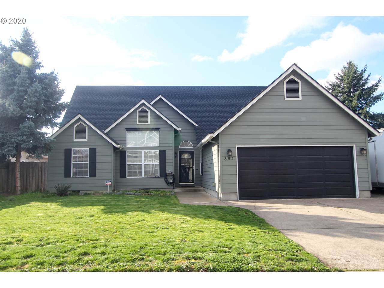 864 Sheraton Dr - Photo 1