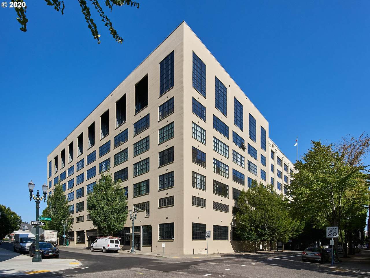 1400 Irving St - Photo 1