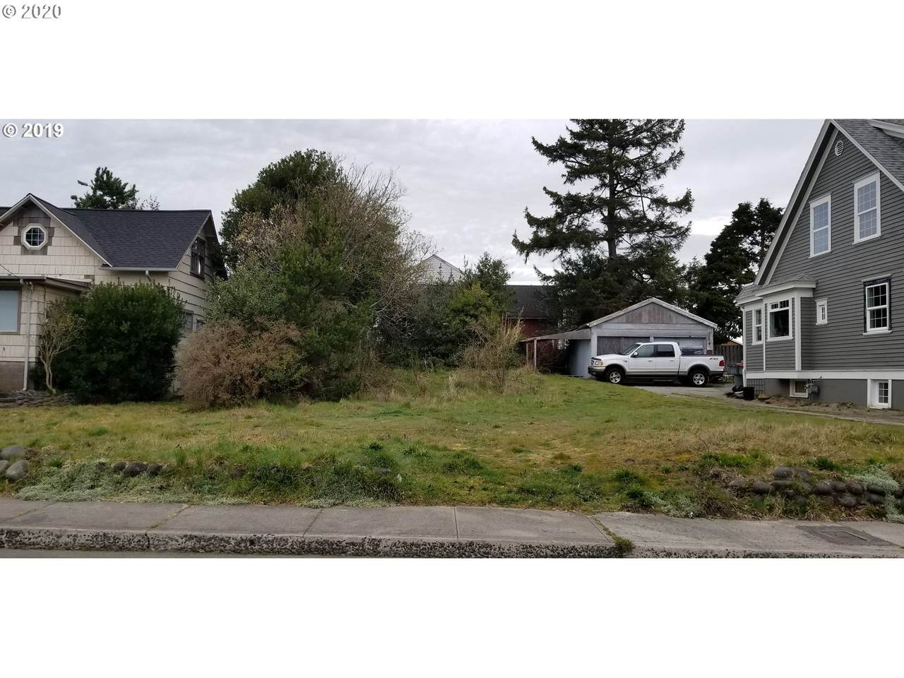 420 2nd Ave - Photo 1