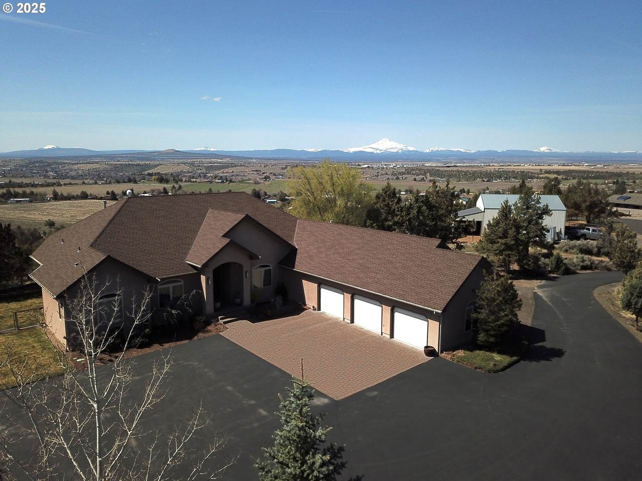 1115 Clark Dr - Photo 1
